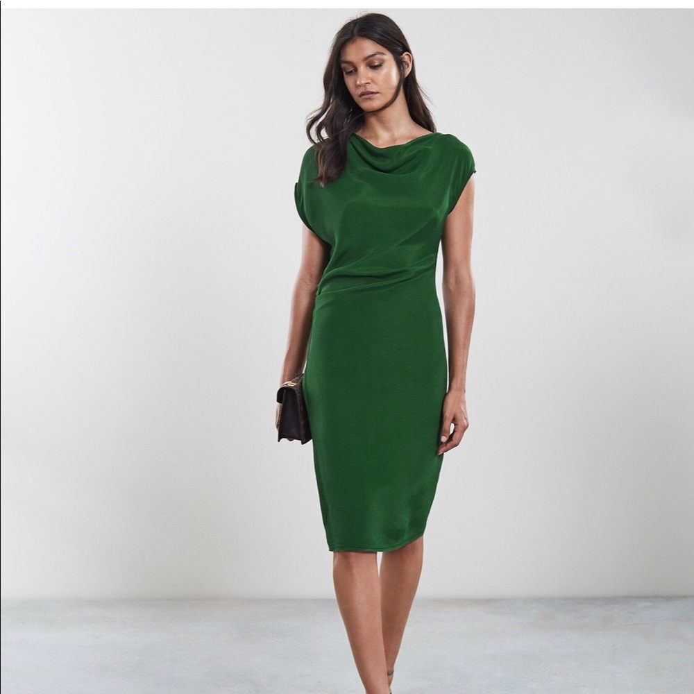 Dark green lore dress, Capped sleeves
